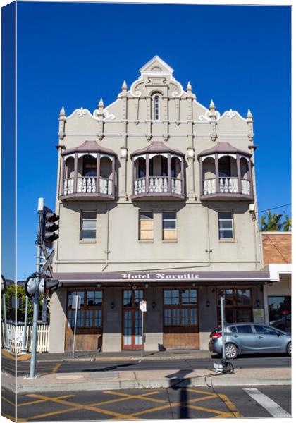 Toowoomba Heritage-Listed Hotel Norville in Russell Street Canvas Print by Antonio Ribeiro
