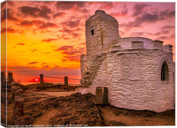 Sunset at the Huer's Hut Newquay Canvas Print by Geoff Tydeman