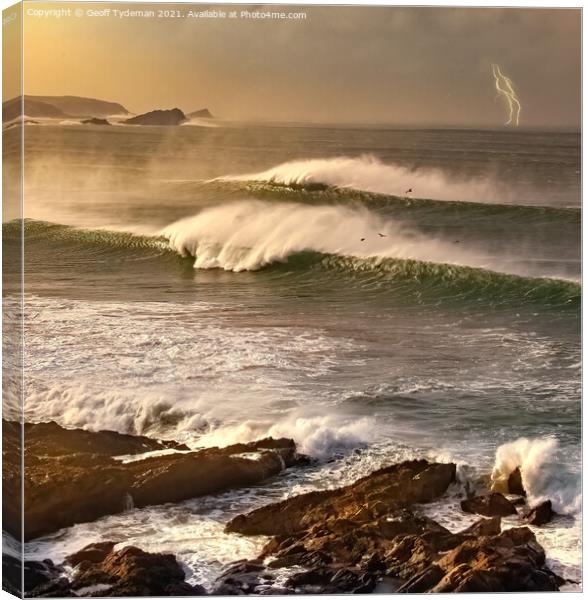 Waves at Fistral Beach Canvas Print by Geoff Tydeman