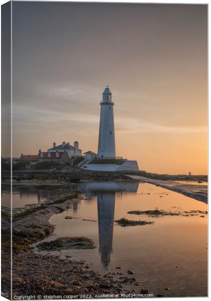 st marys light house Canvas Print by stephen cooper