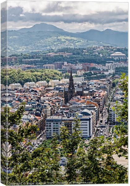 Overlooking San Sebastián Canvas Print by Roger Mechan