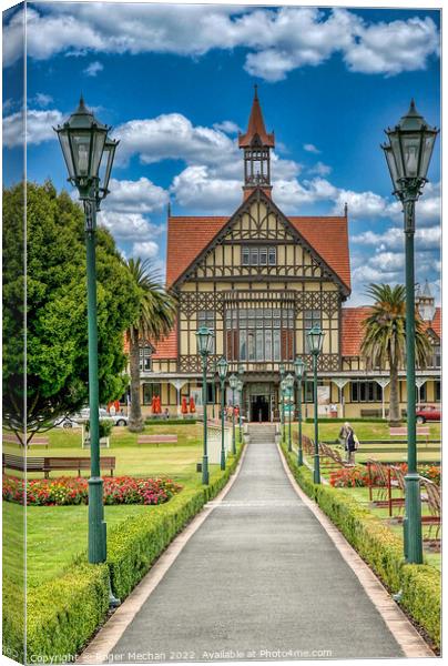 The Grandeur of Government Gardens Canvas Print by Roger Mechan