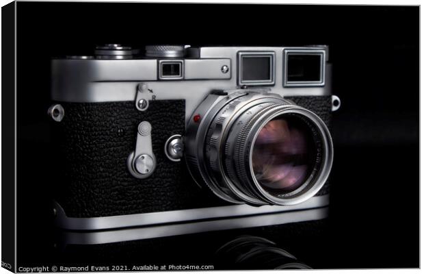 Leica M3 vintage camera  Canvas Print by Raymond Evans
