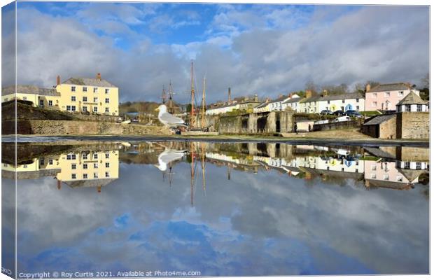 Charlestown Reflections Canvas Print by Roy Curtis
