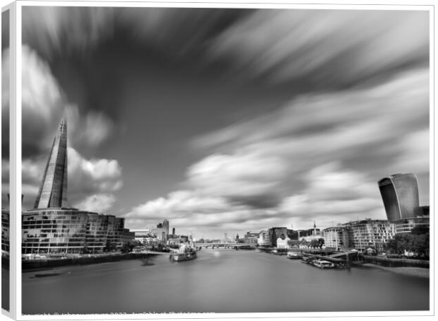 River Thames with The Shard  Canvas Print by johnny weaver