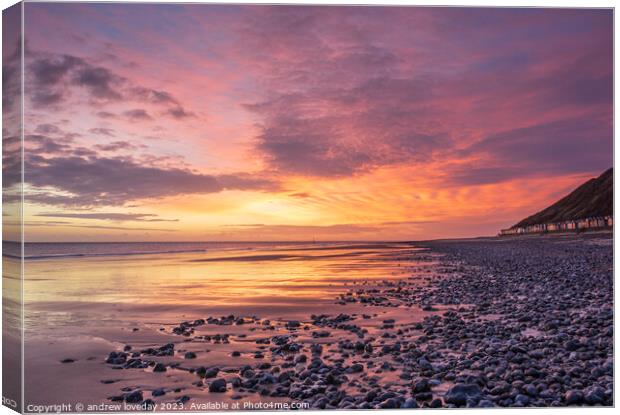 Pastel sunrise at Cromer  Canvas Print by andrew loveday