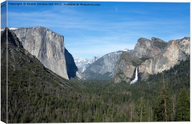 The famous view of Yosemite National Park in California Canvas Print by Eszter Imrene Virt