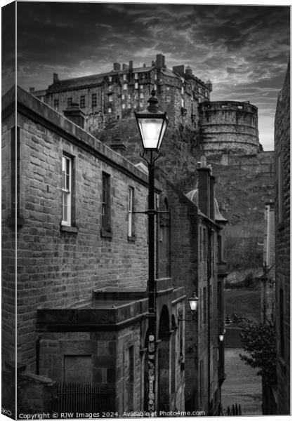 Edinburgh Vennel view of the castle Canvas Print by RJW Images
