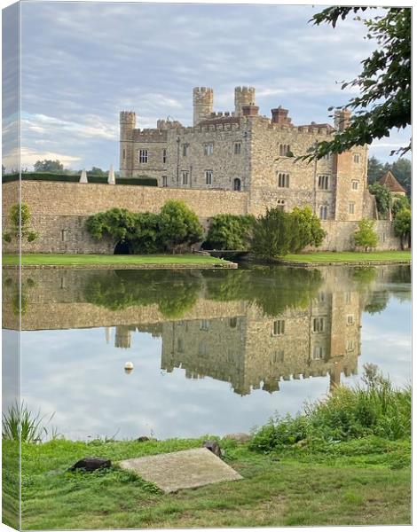 Castle Reflections  Canvas Print by Kelvin Wood