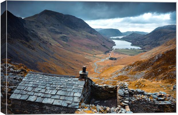 Warnscale Bothy overlooking Buttermere Canvas Print by Alan Wise