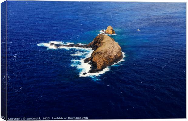 Aerial Molokai coastal view Mokopu Island Kukaiwaa Point  Canvas Print by Spotmatik 
