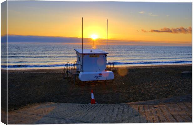 Sandsend Lifeguard Station Canvas Print by Steve Smith