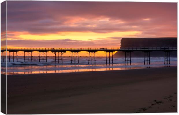 September Sunrise: Saltburn by the sea Canvas Print by Tim Hill
