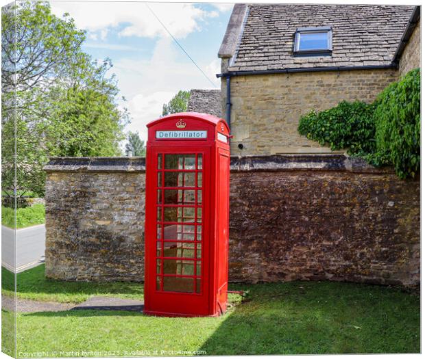 British Red telephone box Canvas Print by Martin fenton