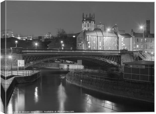 Illuminated Kingsway Bridge at Night Canvas Print by Steven King