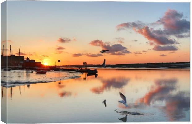  sunrise over Brightlingsea Harbour  Canvas Print by Tony lopez
