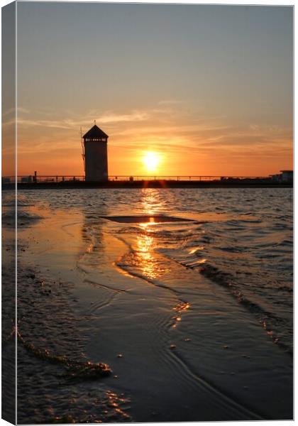 Sunsetting over the tidal pool in Brightlingsea  Canvas Print by Tony lopez