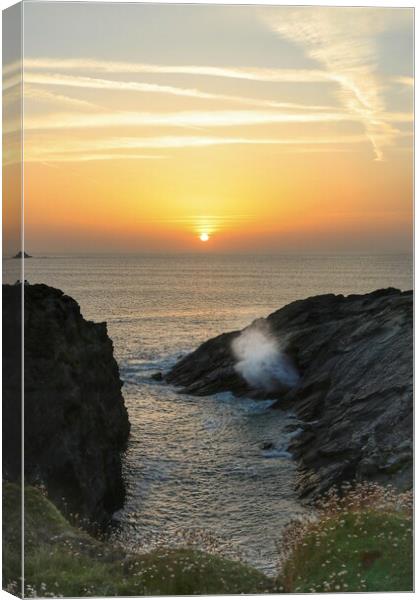Sunset over Porth headland in cornwall  Canvas Print by Tony lopez