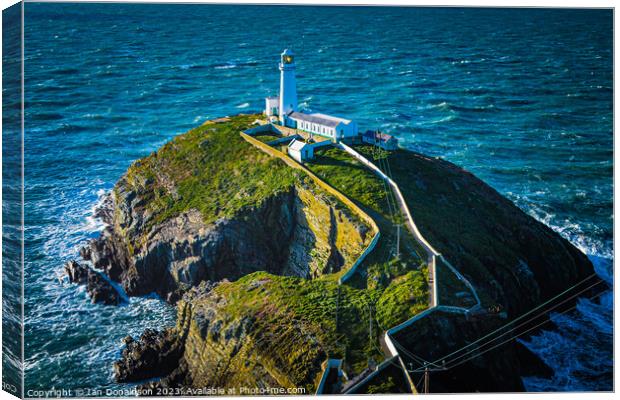 South Stack Lighthouse Canvas Print by Ian Donaldson