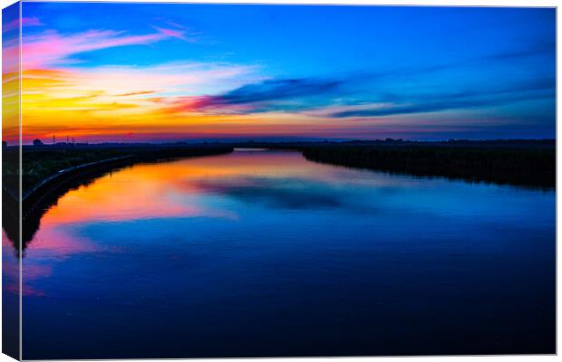 Dusk on the Broads Canvas Print by Ian Donaldson