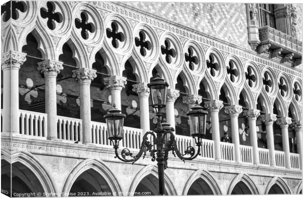 Venetian street lamp in front of the Ducal Palace Canvas Print by Stefano Senise