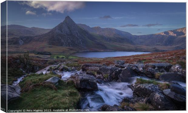 Tryfan  Canvas Print by Pete Mainey