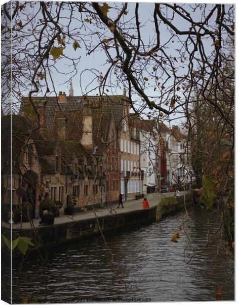 Bruges canals Canvas Print by Charles Powell