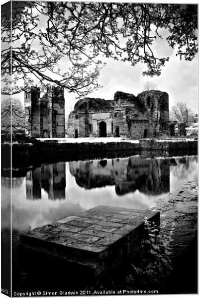 Kirby Muxloe Castle Canvas Print by Simon Gladwin