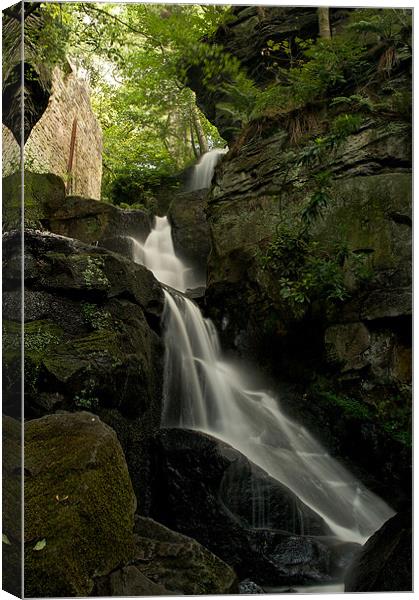 Lumsdale Falls Canvas Print by Simon Gladwin