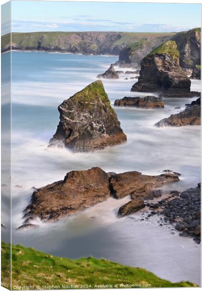 Bedruthan Steps Cornwall Canvas Print by Stephen Noulton