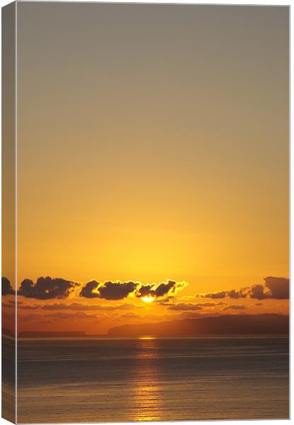 Dawn over the Desertas  Canvas Print by Alan Pickersgill