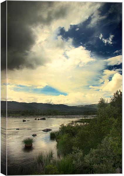 A storm is coming  Canvas Print by Alan Pickersgill