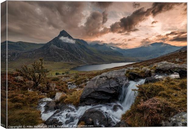 Tryfan mountain sunset , snowdonia , eryri  Canvas Print by Mike McMahon