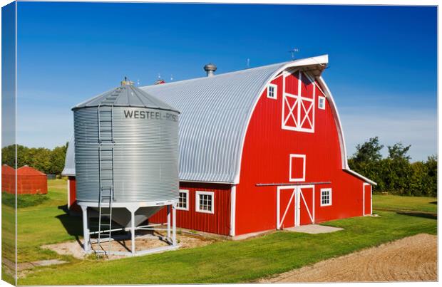 red barn and grain bin Canvas Print by Dave Reede
