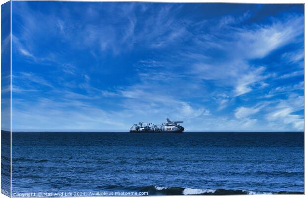 Outdoor oceanbeach Canvas Print by Man And Life