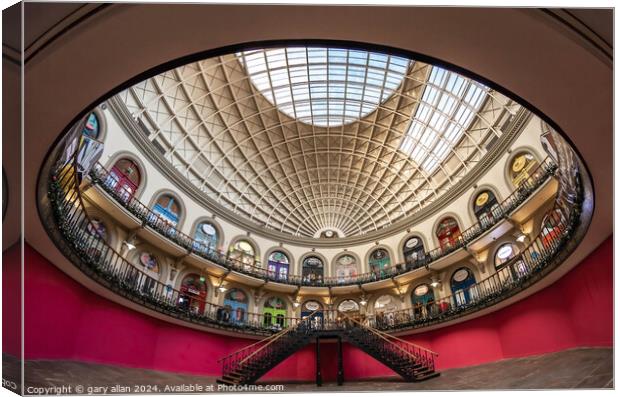 Leeds Corn Exchange Canvas Print by gary allan