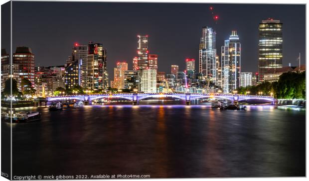 London Glow Canvas Print by mick gibbons