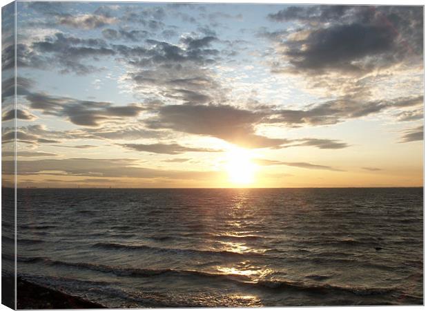 Spurn Point Sunset Canvas Print by Sarah Couzens