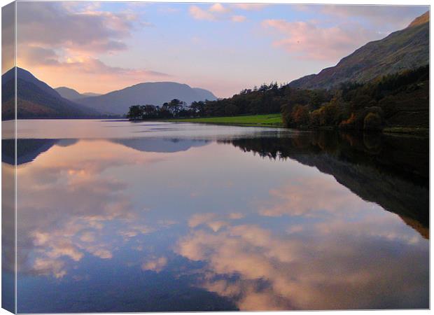 Buttermere Sunset. Canvas Print by Kleve 