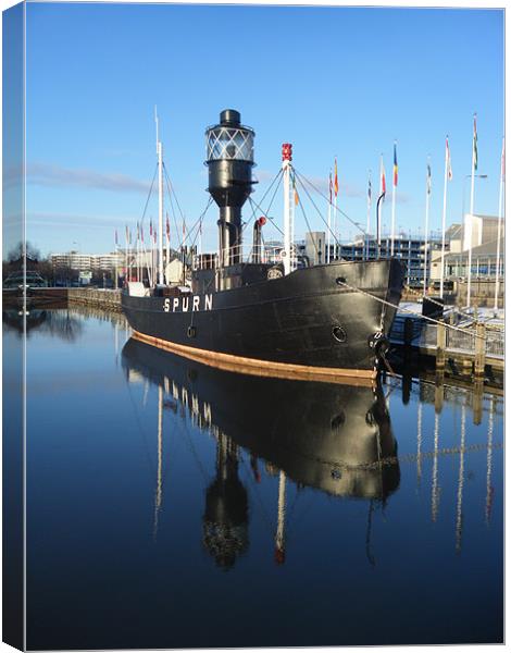 SPURN LIGHTSHIP Canvas Print by Martin Parkinson