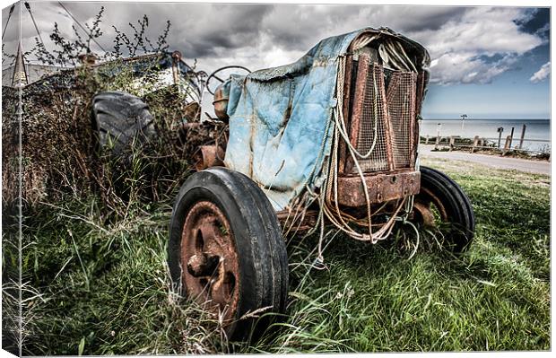 Worn out tractor Canvas Print by Stephen Mole