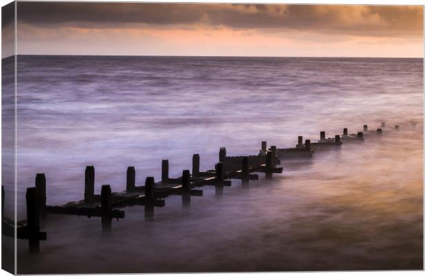 Groyne at Overstrand Canvas Print by Stephen Mole