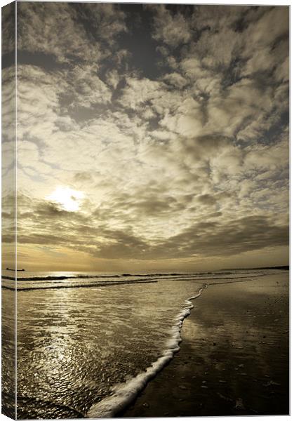 Low sun on Gorleston Beach Canvas Print by Stephen Mole