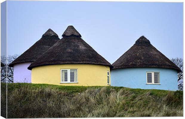 Thatched cottages Canvas Print by Stephen Mole