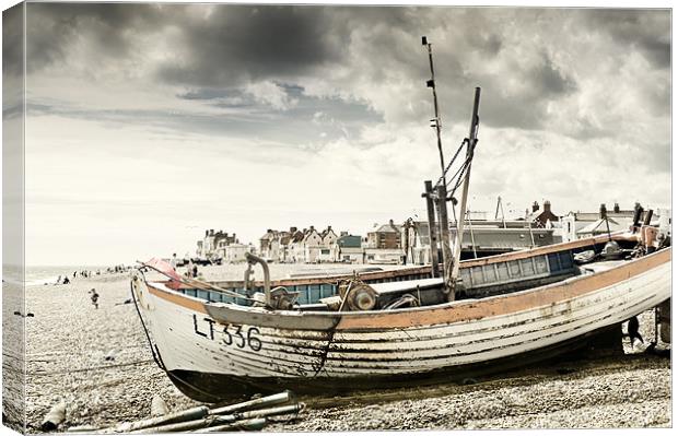 Fishing Boat on Aldeburgh Beach Canvas Print by Stephen Mole