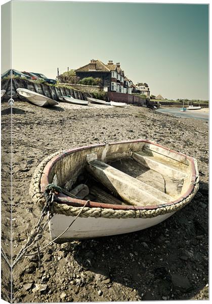 Rope round boat Canvas Print by Stephen Mole