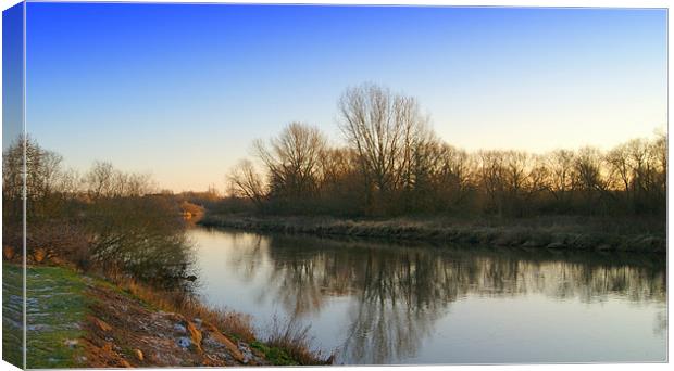 Along the river bank Canvas Print by Pete Holloway