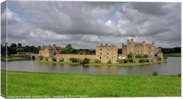 Leeds Castle Panorama Canvas Print by Rob Hawkins