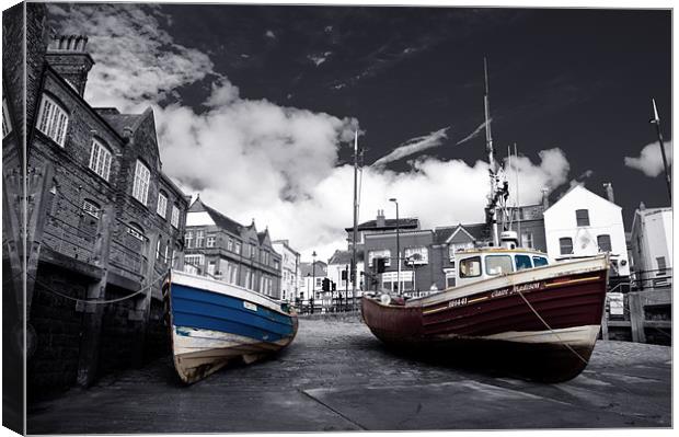 Boats at Scarborough Canvas Print by Rob Hawkins