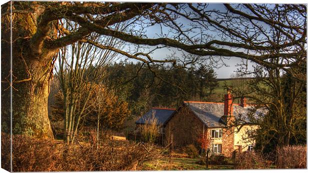 Farmhouse in the valley Canvas Print by Rob Hawkins